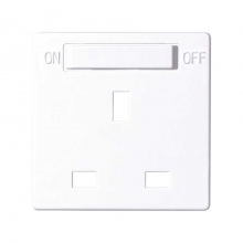 ref. 8200046-030 | Tapa enchufe britanica Simon 82 con interruptor blanco
